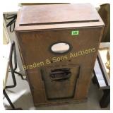 VINTAGE RADIO CABINET.
