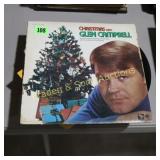 GROUP OF APPROXIMATELY 30 VINTAGE RECORDS.