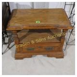 CONTEMPORARY END TABLE.