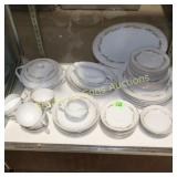 GROUP OF VINTAGE PRESTIGE FINE CHINA OF JAPAN.