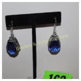 LADIES STERLING SILVER GEMSTONE EARRINGS.