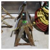 GROUP OF 2 USED JACK STANDS.