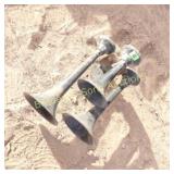 USED VINTAGE SEMI-TRUCK HORN