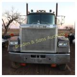 USED MACK SUPER LINER SEMI-TRUCK