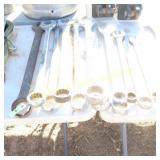 GROUP OF 12 HEAVY DUTY WRENCHES 1 3/8"