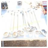 GROUP OF 12 HEAVY DUTY WRENCHES 1 3/8"