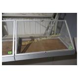 TABLE TOP 34" X 22" ALUMINUM DISPLAY CASE.