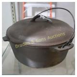 VINTAGE #12 CAST IRON DUTCH OVEN WITH LID