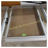 USED 34" X 24" ALUMINUM TABLE TOP DISPLAY CASE.