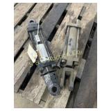 2 hydraulic cylinders 2 1/2' x 8'