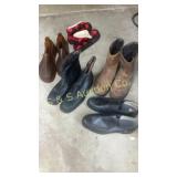 Tote of Men's shoes and boots Sz. 10+
