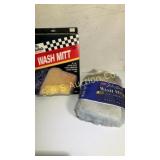(2) Wash mits