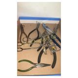 Flat of various pliers and tongs