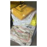 Packs of approximately 250 dusting cloths