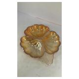 Leaf-shaped glass sampler dish 7' x 6'