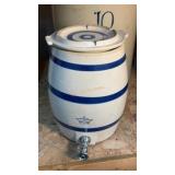 2 gallon Robinson Ransbottom water cooler w/ lid