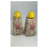 Florida souvenir salt & pepper shakers w/ shells