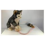 Kitten w/ mouse caught on string 7.5' x 7' x 5'