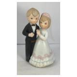 1985 Porcelain wedding couple figurine