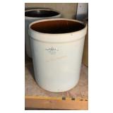 5 gallon Robinson Ransbottom crock, no cracks
