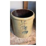 4 gallon Minnesota Stoneware (Red Wing) crock