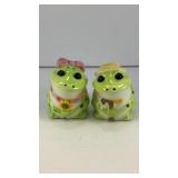 his and her frog salt & pepper shakers
