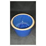Blue stoneware crock (no markings) 5.5' x 4'