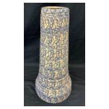 Blue spongeware design pedestal