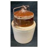Two-tone stoneware preserving jar w/ sealing lid