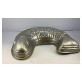 Mirro Fish aluminum mold 12'x9'