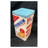 Nabisco Premium crackers tin canister 9.5' x 4'