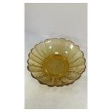 Yellow glass fluted bowl 6.5' x 2'
