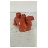 Plastic brown camel salt & pepper hump shakers