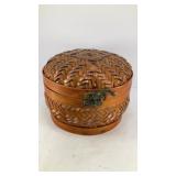 Woven wicker basket w/ hinged lid 6.5' x 4.5'