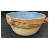 Gathering bowl w/ wire handle star shape on bottom