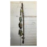 Fishing pole hanging wall decor w/ fish on line