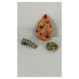 (3) Super cool vintage hair clips
