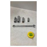 John Deere wrench, universal, sockets & measurer