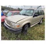 2000 Ford Explorer XLS