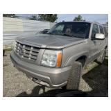 2004 Cadillac Escalade Base