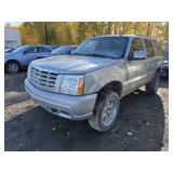 2004 Cadillac Escalade Base