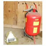 CENTRAL PNEUMATIC SAND BLASTER WITH HELMET