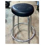 SHOP STOOL