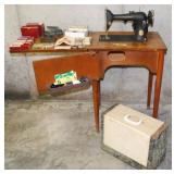 ANTIQUE SINGER SEWING MACHINE WITH ACCESSORIES