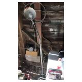 ADJUSTABLE FLOOR LAMP