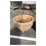 CONRETE ORNATE FLOWER POT