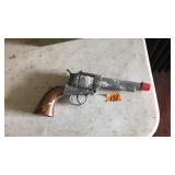 VNTG. CAP GUN WITH WOOD GRIP