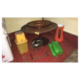 WOODEN CAKE DISPLAY STAND AND TRAY