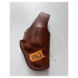 LEATHER BELTLOOP PISTOL HOLDER