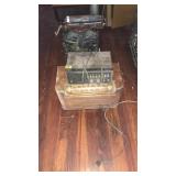 2 ANTQ. RADIOS